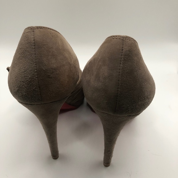 Louboutin grayish tan suede d’Orsay pumps - Picture 3 of 3